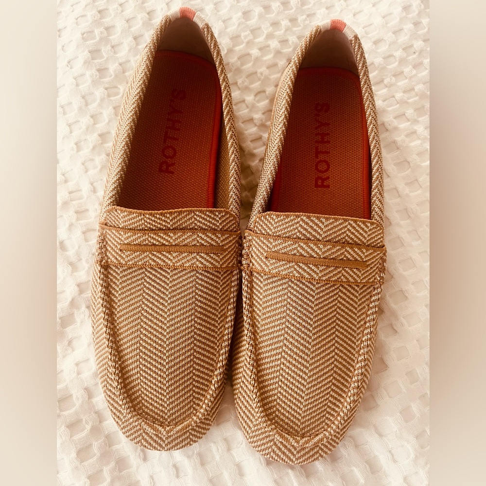 Rothy's Sz 12.5 Tan Chevron Knit Penny Loafers with Orange Insole